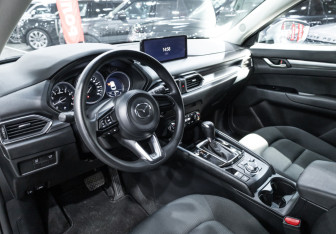 Подержанный автомобиль Mazda CX-5 2025 года (17 фото)