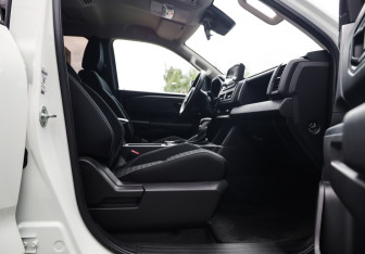 Подержанный автомобиль Mitsubishi L200 2025 года (26 фото)