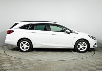 Подержанный автомобиль Opel Astra Wagon 2019 года (4 фото)