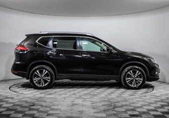 Подержанный автомобиль Nissan X-Trail 2020 года (5 фото)