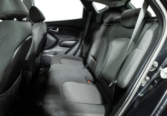 Подержанный автомобиль Hyundai ix35 2013 года (10 фото)