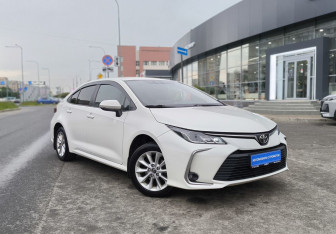 Подержанный автомобиль Toyota Corolla Sedan 2019 года (3 фото)