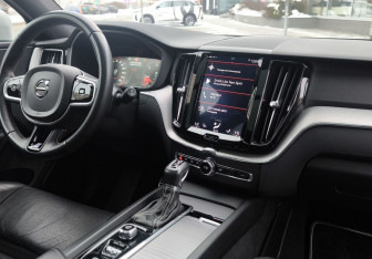 Подержанный автомобиль Volvo XC60 2019 года (22 фото)