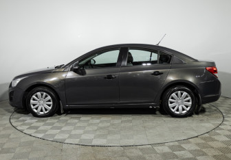 Подержанный автомобиль Chevrolet Cruze Sedan 2014 года (8 фото)