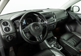 Подержанный автомобиль Volkswagen Tiguan 2012 года (11 фото)