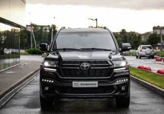 Подержанный автомобиль Toyota Land Cruiser Suv 2020 года (4 фото)