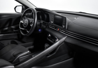 Подержанный автомобиль Hyundai Elantra Sedan 2021 года (13 фото)