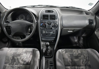 Подержанный автомобиль Mitsubishi Carisma Sedan 1998 года (12 фото)