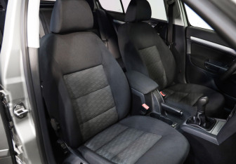 Подержанный автомобиль Skoda Octavia Liftback 2012 года (18 фото)