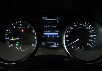 Подержанный автомобиль Nissan Qashqai 2014 года (12 фото)