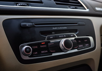 Подержанный автомобиль Audi Q3 2013 года (18 фото)