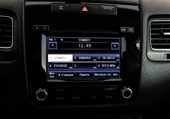 Подержанный автомобиль Volkswagen Touareg 2013 года (14 фото)