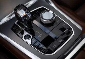 Подержанный автомобиль BMW X6 2020 года (19 фото)