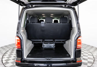 Подержанный автомобиль Volkswagen Caravelle 2018 года (23 фото)