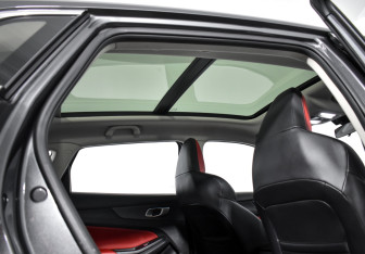 Подержанный автомобиль Changan UNI-S 2024 года (21 фото)