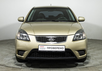 Подержанный автомобиль Kia Rio Hatchback 2011 года (2 фото)