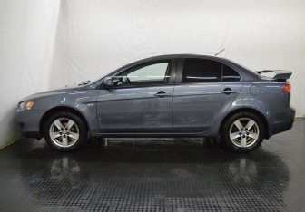 Подержанный автомобиль Mitsubishi Lancer Sedan 2008 года (8 фото)