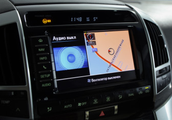 Подержанный автомобиль Toyota Land Cruiser Suv 2013 года (13 фото)