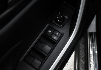 Подержанный автомобиль Toyota RAV4 2020 года (10 фото)