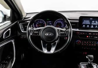 Подержанный автомобиль Kia Ceed Wagon 2019 года (12 фото)