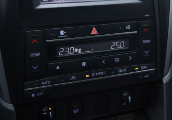 Подержанный автомобиль Toyota Camry Sedan 2015 года (20 фото)