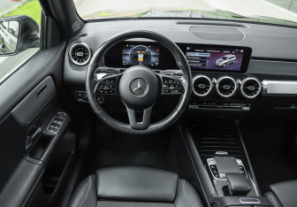 Подержанный автомобиль Mercedes-Benz GLB 2020 года (15 фото)