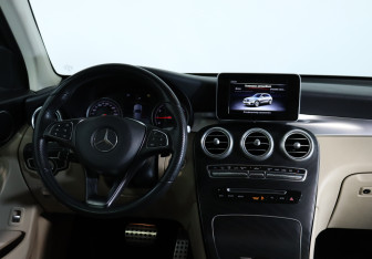 Подержанный автомобиль Mercedes-Benz GLC Coupe 2018 года (12 фото)