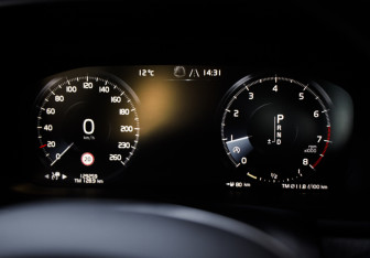 Подержанный автомобиль Volvo S90 2021 года (15 фото)