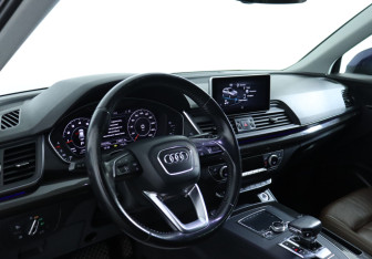 Подержанный автомобиль Audi Q5 2017 года (14 фото)