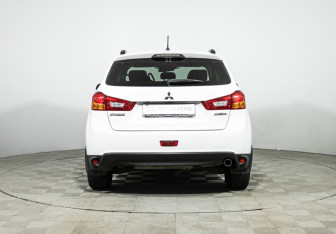 Подержанный автомобиль Mitsubishi ASX 2014 года (6 фото)