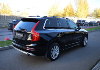 Подержанный автомобиль Volvo XC90 2018 года (4 фото)