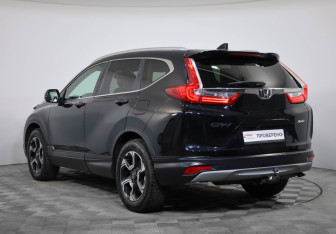 Подержанный автомобиль Honda CR-V 2018 года (7 фото)