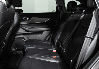 Подержанный автомобиль Chery Tiggo 8 Pro Max 2023 года (10 фото)