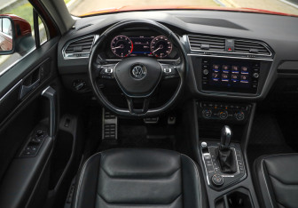 Подержанный автомобиль Volkswagen Tiguan 2018 года (12 фото)