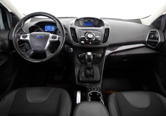 Подержанный автомобиль Ford Kuga 2014 года (9 фото)