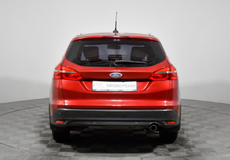 Подержанный автомобиль Ford Focus Wagon 2016 года (6 фото)