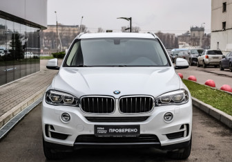 Подержанный автомобиль BMW X5 2018 года (2 фото)