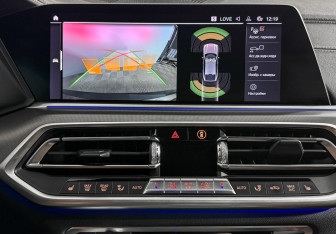 Подержанный автомобиль BMW X6 2020 года (20 фото)