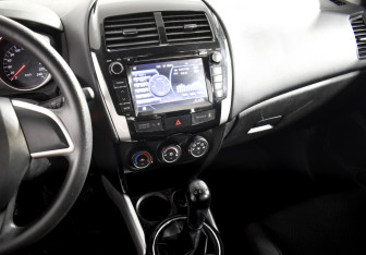 Подержанный автомобиль Mitsubishi ASX 2013 года (17 фото)