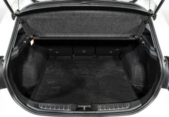 Подержанный автомобиль BMW X1 2014 года (17 фото)