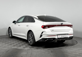Подержанный автомобиль Kia K5 2021 года (7 фото)