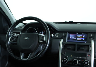 Подержанный автомобиль Land Rover Discovery Sport 2017 года (10 фото)