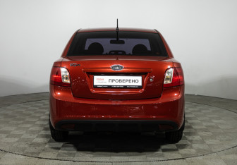 Подержанный автомобиль Kia Rio Sedan 2010 года (6 фото)