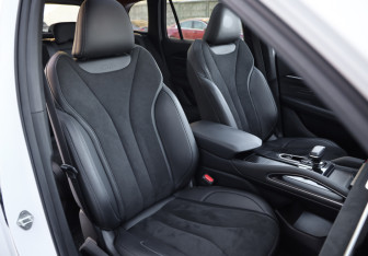 Подержанный автомобиль Geely Monjaro 2024 года (31 фото)