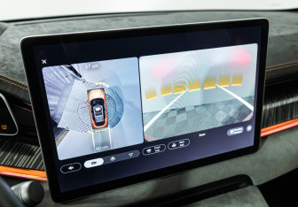 Подержанный автомобиль Zeekr 001 2023 года (17 фото)