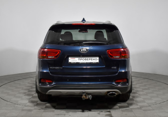 Подержанный автомобиль Kia Sorento 2018 года (6 фото)