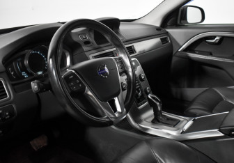 Подержанный автомобиль Volvo S80 2014 года (9 фото)