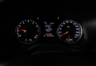 Подержанный автомобиль Toyota RAV4 2020 года (12 фото)