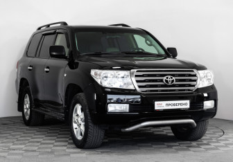 Подержанный автомобиль Toyota Land Cruiser Suv 2010 года (3 фото)