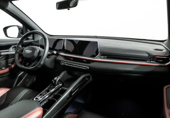 Подержанный автомобиль Geely Coolray 2024 года (9 фото)